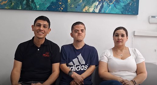 Trabajadores deliver D - Ditransa